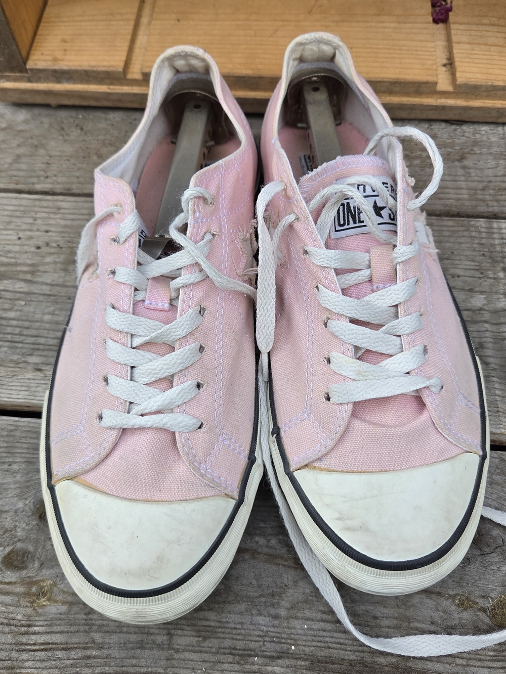 Converse Women's Pink Canvas Low-Top Sneakers